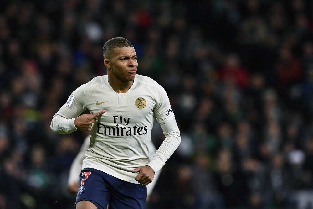 你挺闷骚啊😂卡拉菲奥里晒视频：自己代言内裤广告投放阿森纳站